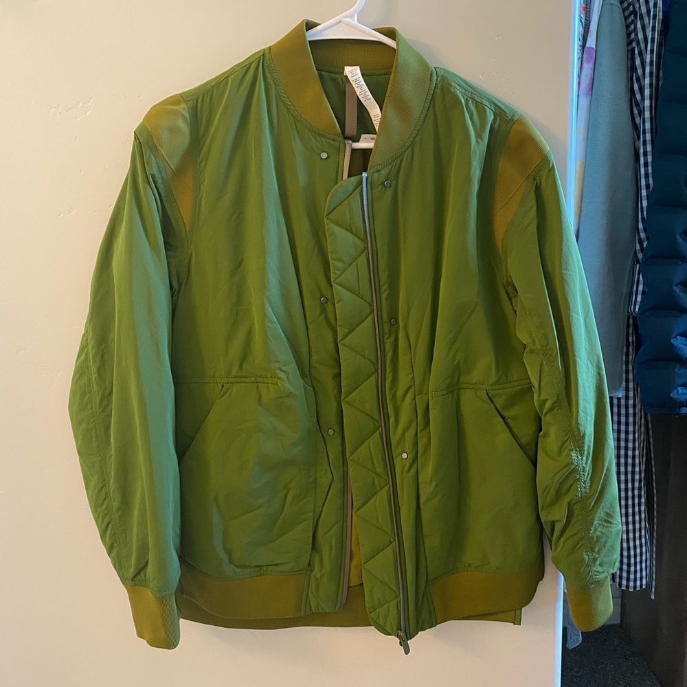 Lululemon green bomber jacket